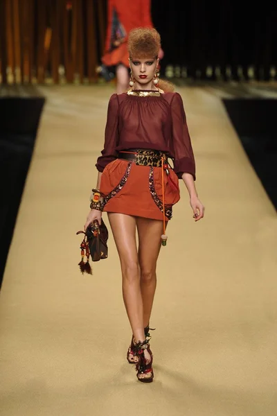 Look 2